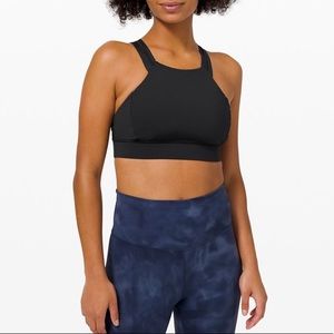 NWT lululemon bra c/d cup size 4 in black